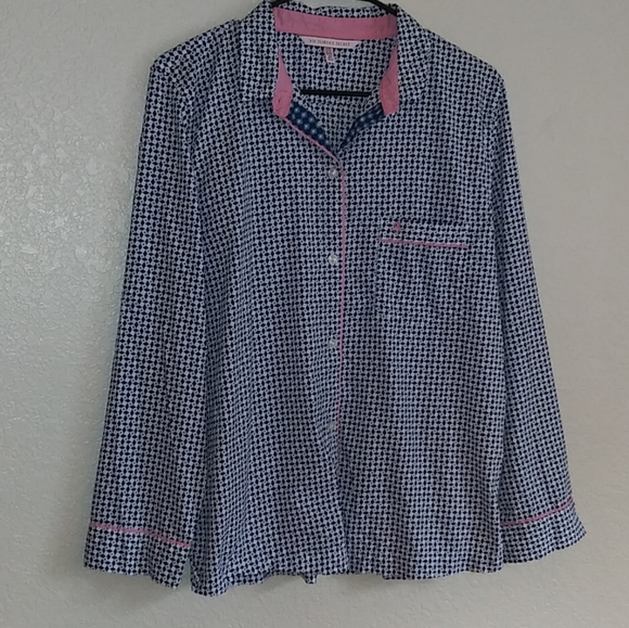 Victoria's Secret Pajama Top Long-Sleeve Button-Up - Picture 2 of 7
